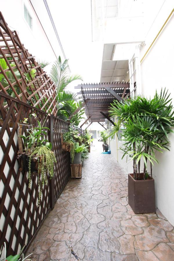 Chaba Place HHQ Buitenkant foto
